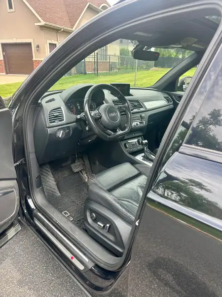 2016 Audi Q3 Technik, černá, 151 000 km, dovoz Kanada — foto 8 z 12