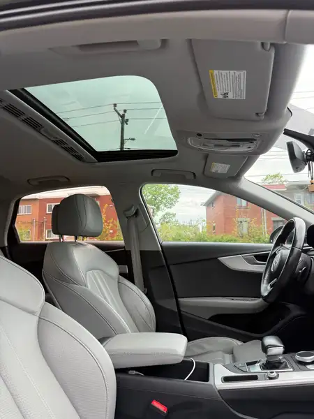 2017 Audi A4 Progressiv, černá, 176 000 km, dovoz Kanada — foto 10 z 12