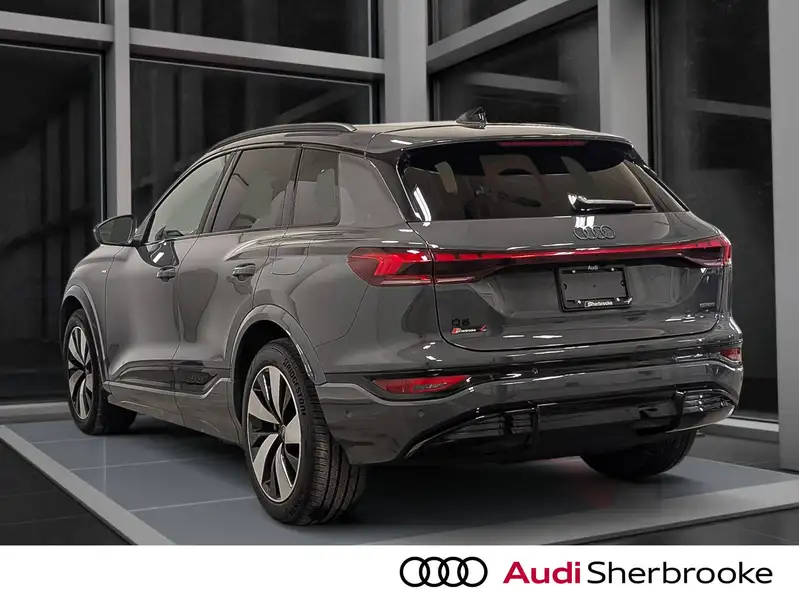 2025 Audi Q6 e-tron S-Line Technik, šedá, 14 169 km, dovoz Kanada — foto 4 z 12