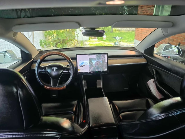 2020 Tesla Model 3, 94 000 km, dovoz Kanada — foto 3 z 5
