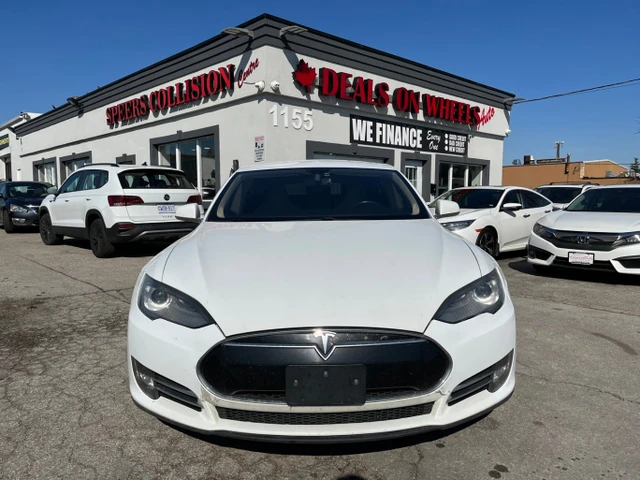 2014 Tesla Model S 4dr Sdn Performance, bílá, 164 578 km, dovoz Kanada — foto 2 z 5