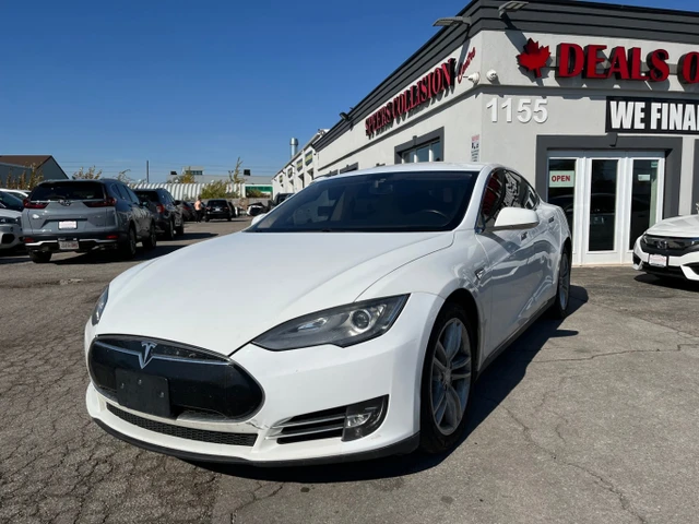 2014 Tesla Model S 4dr Sdn Performance, bílá, 164 578 km, dovoz Kanada — foto 3 z 5