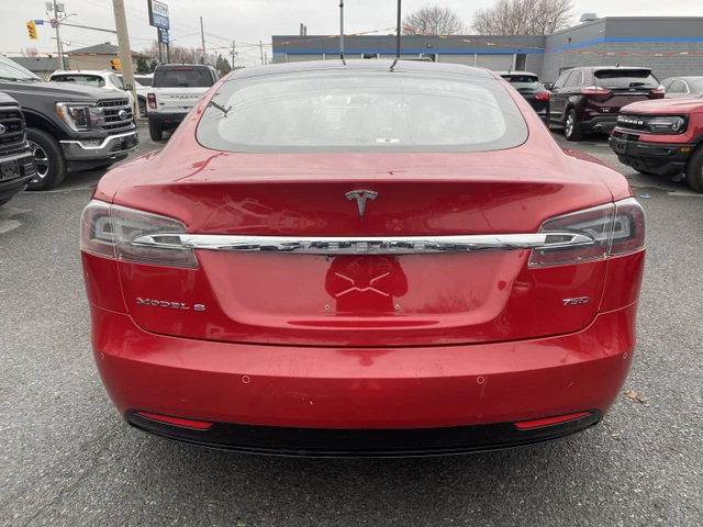 2017 Tesla Model S 100D, červená, 119 363 km, dovoz Kanada — foto 4 z 20
