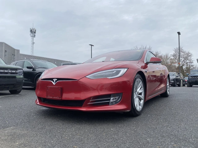 2017 Tesla Model S 100D, červená, 119 363 km, dovoz Kanada — foto 9 z 20