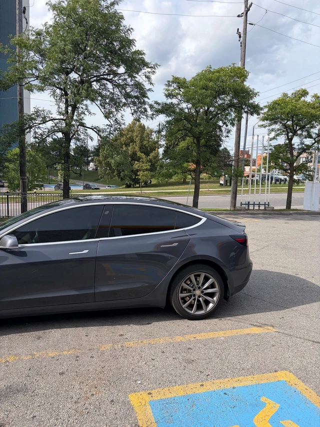 2019 Tesla Model 3 Standard range plus, 238 000 km, dovoz Kanada — foto 4 z 5