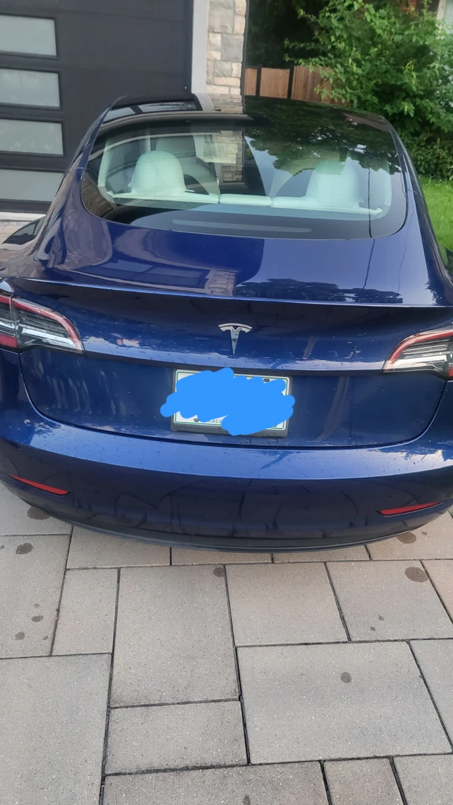 2023 Tesla Model 3, 66 505 km, dovoz Kanada — foto 2 z 5