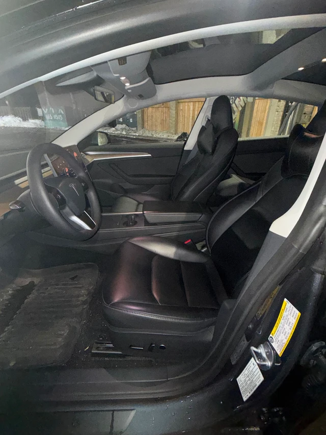 2023 Tesla Model 3 Long Range, 35 500 km, dovoz Kanada — foto 2 z 5