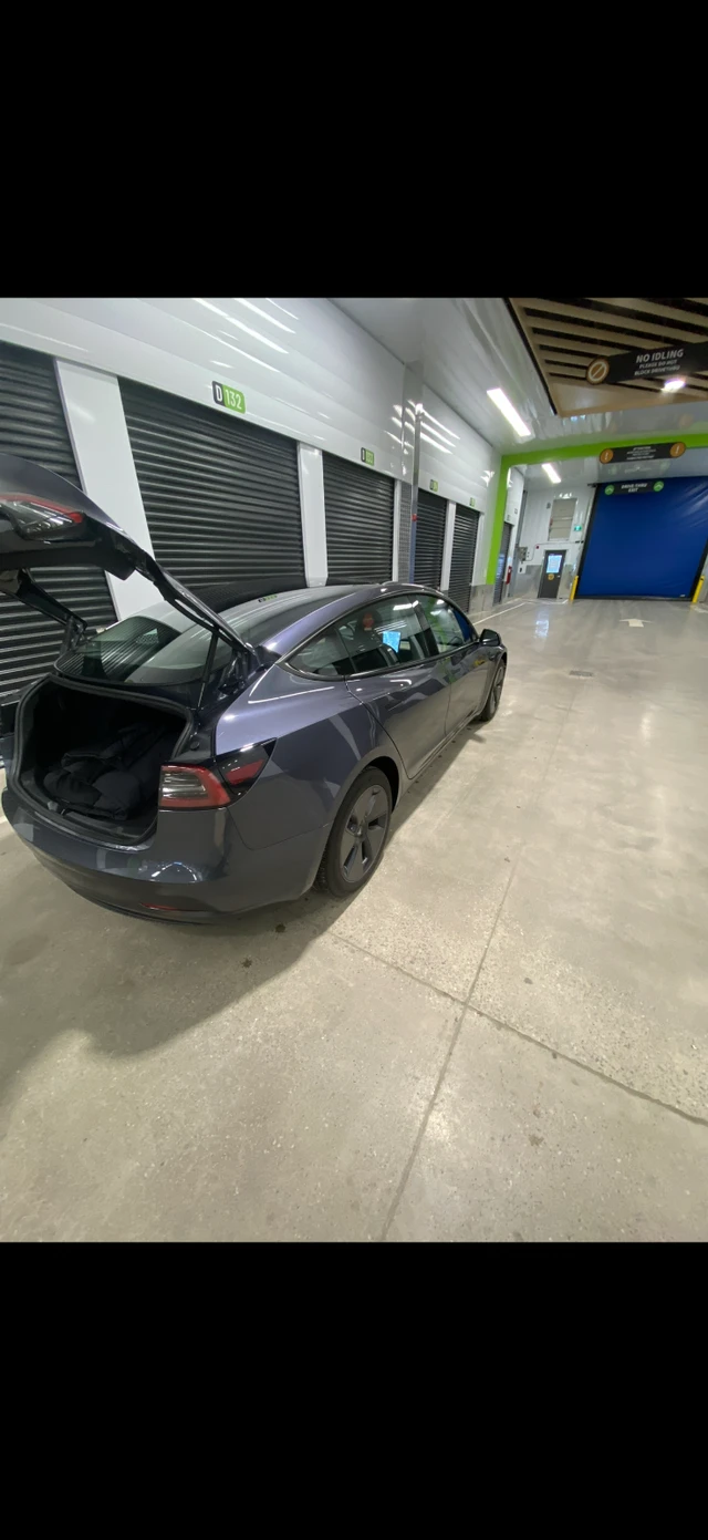2023 Tesla Model 3 Long Range, 35 500 km, dovoz Kanada — foto 3 z 5