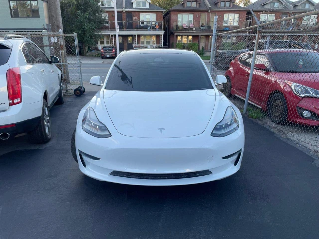 2019 Tesla Model 3 Standard Range Plus*NAV, bílá, 152 037 km, dovoz Kanada — foto 2 z 5
