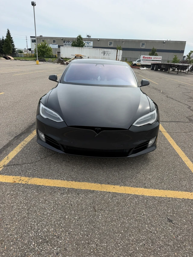 2017 Tesla Model S 100D, 143 000 km, dovoz Kanada — foto 2 z 5