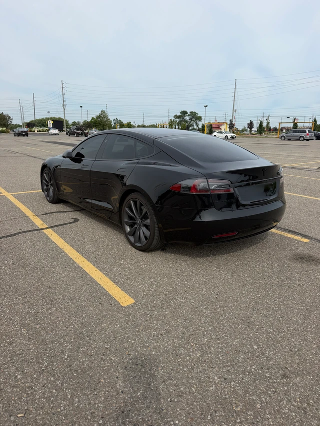 2017 Tesla Model S 100D, 143 000 km, dovoz Kanada — foto 3 z 5