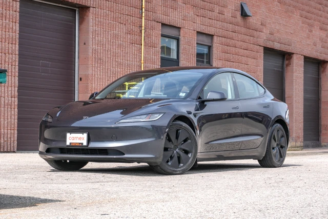 2024 Tesla Model 3 Long Range, šedá, 92 451 km, dovoz Kanada — foto 1