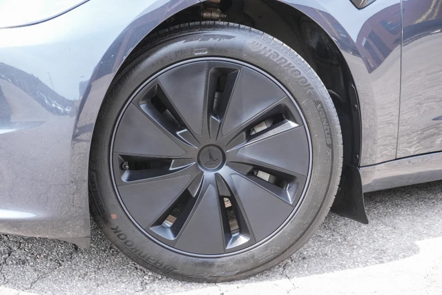 2024 Tesla Model 3 Long Range, šedá, 92 451 km, dovoz Kanada — foto 5 z 5