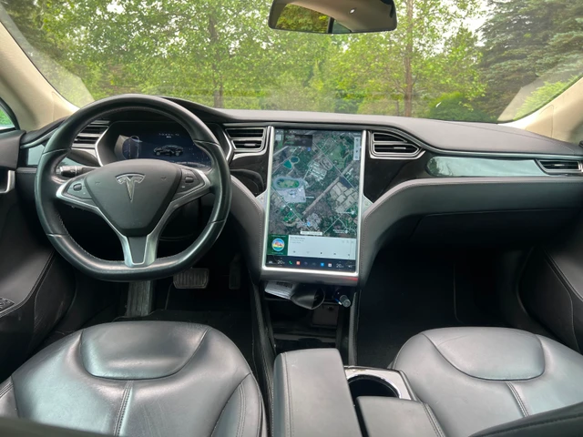 2014 Tesla Model S Performance, hnědá, 224 000 km, dovoz Kanada — foto 5 z 5