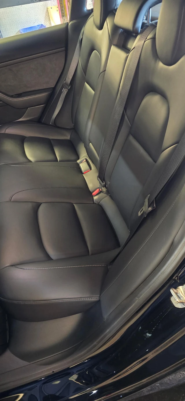 2021 Tesla Model 3 Standard Range, černá, 61 606 km, dovoz Kanada — foto 3 z 5