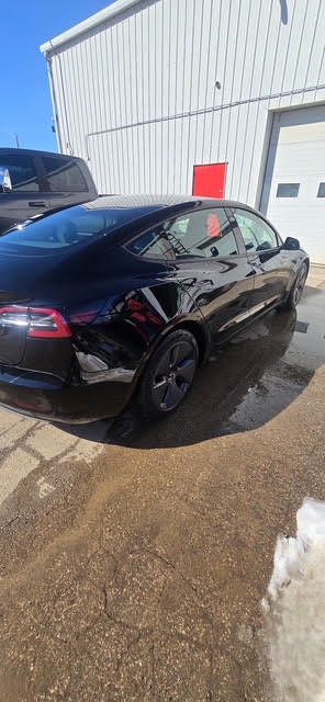 2021 Tesla Model 3 Standard Range, černá, 61 606 km, dovoz Kanada — foto 4 z 5