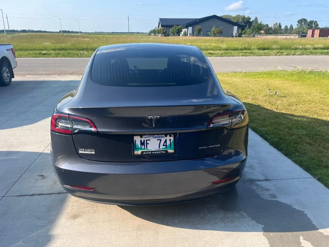 2018 Tesla Model 3, šedá, 174 000 km, dovoz Kanada — foto 5 z 5