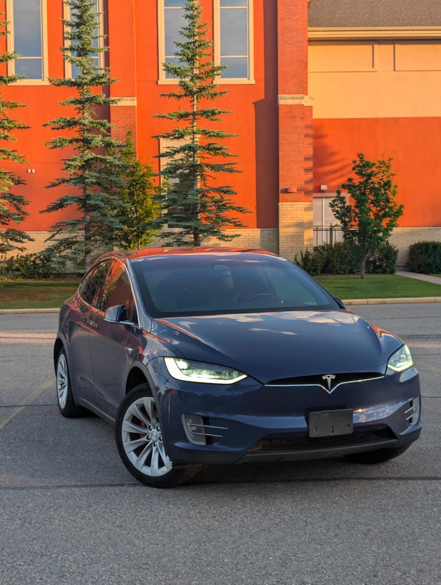 2020 Tesla Model X Performance, modrá, 136 000 km, dovoz Kanada — foto 2 z 5