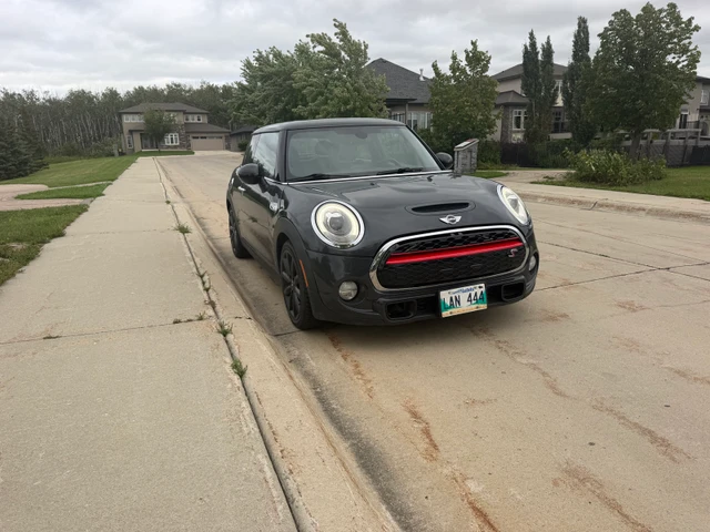 2016 MINI Minicps, 97 000 km, dovoz Kanada — foto 2 z 5