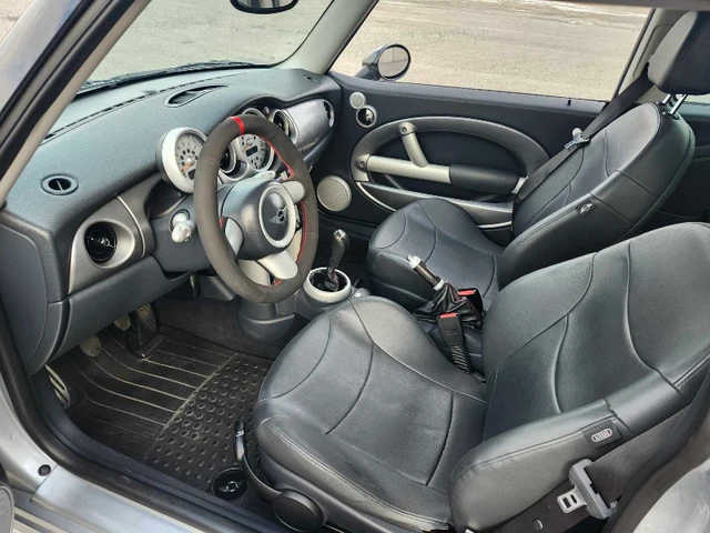 2002 MINI Minicps, 96 721 km, dovoz Kanada — foto 4 z 5