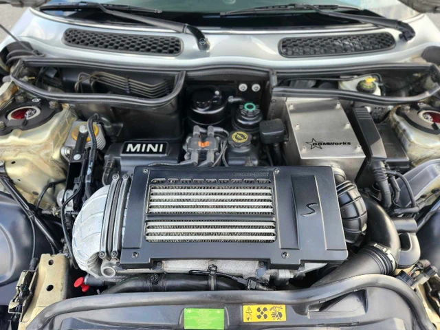 2002 MINI Minicps, 96 721 km, dovoz Kanada — foto 5 z 5