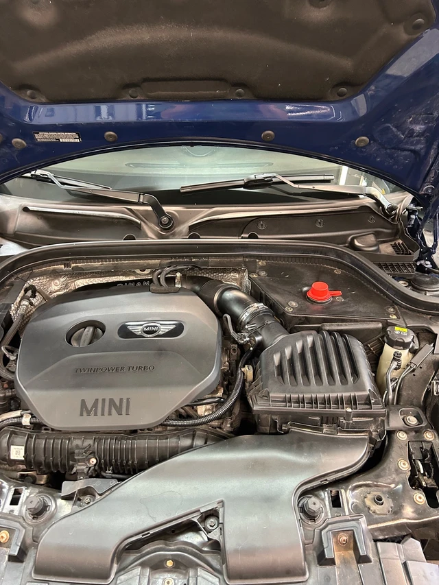 2015 Minicps, modrá, 136 000 km, dovoz Kanada — foto 4 z 5