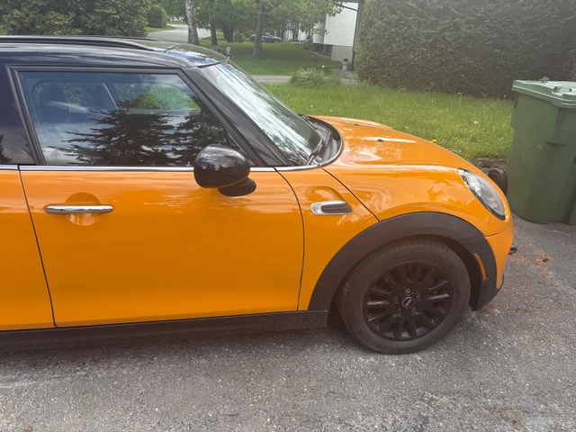 2017 Minicp, oranžová, 165 000 km, dovoz Kanada — foto 2 z 5