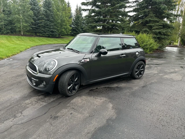 2012 Minicps, šedá, 74 585 km, dovoz Kanada — foto 1