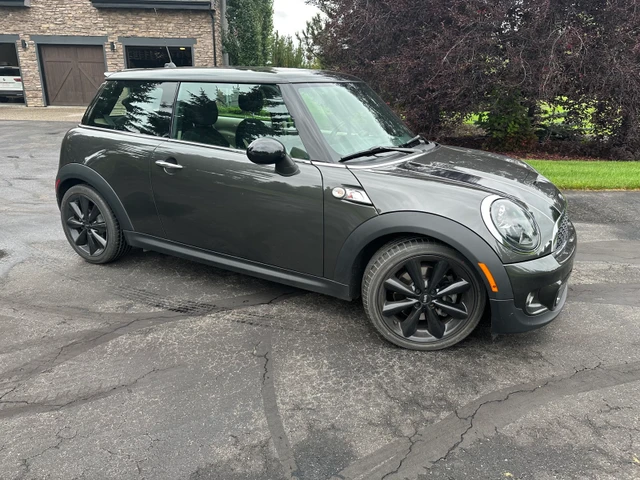 2012 Minicps, šedá, 74 585 km, dovoz Kanada — foto 2 z 5