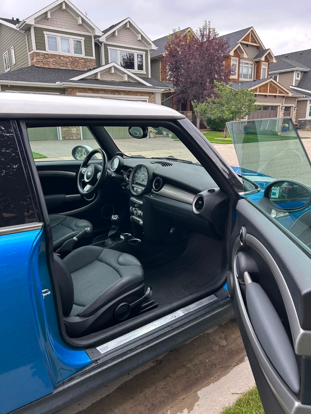 2007 MINI Cooper S, modrá, 151 300 km, dovoz Kanada — foto 2 z 5