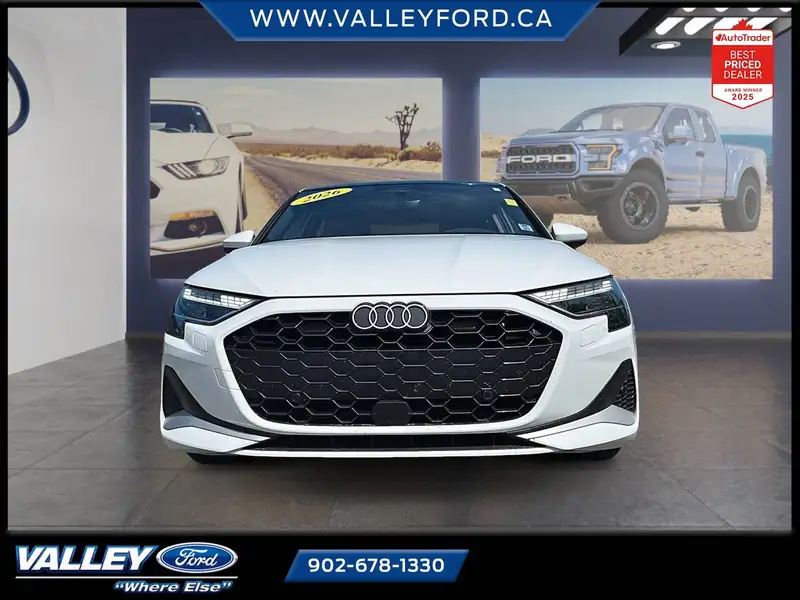 2026 Audi A3 BASE, bílá, 22 909 km, dovoz Kanada — foto 2 z 12