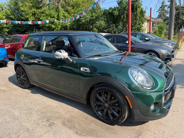 2017 MINI Minicps, zelená, 25 434 km, dovoz Kanada — foto 3 z 5
