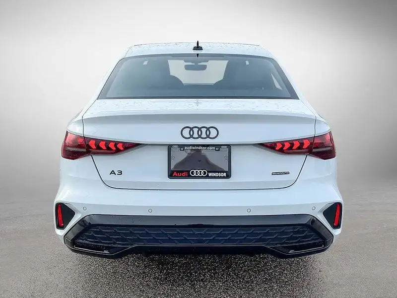 2026 Audi A3 Progressiv, bílá, 14 km, dovoz Kanada — foto 6 z 12