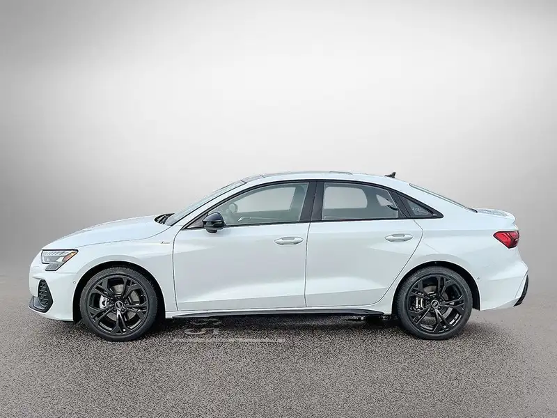 2026 Audi A3 Progressiv, bílá, 14 km, dovoz Kanada — foto 8 z 12