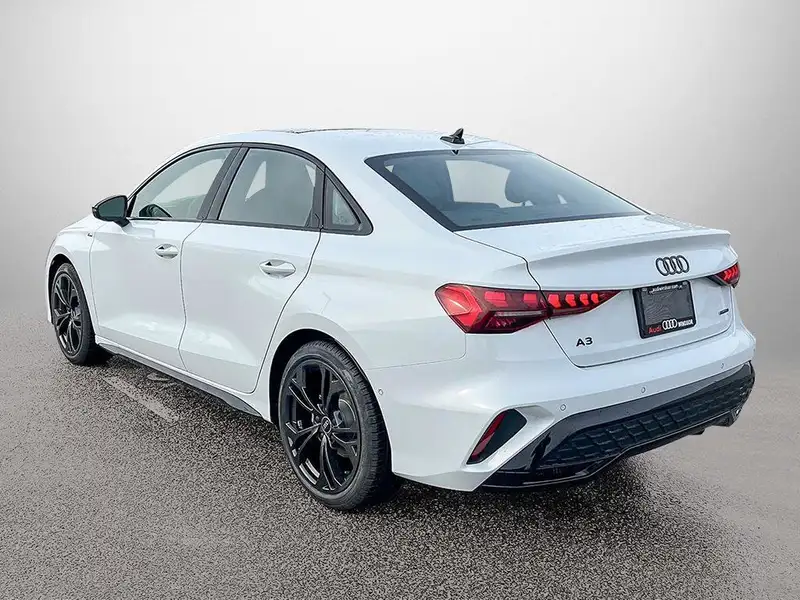 2026 Audi A3 Progressiv, bílá, 14 km, dovoz Kanada — foto 9 z 12