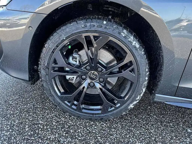 2026 Audi A3 Progressiv, šedá, 11 km, dovoz Kanada — foto 10 z 12