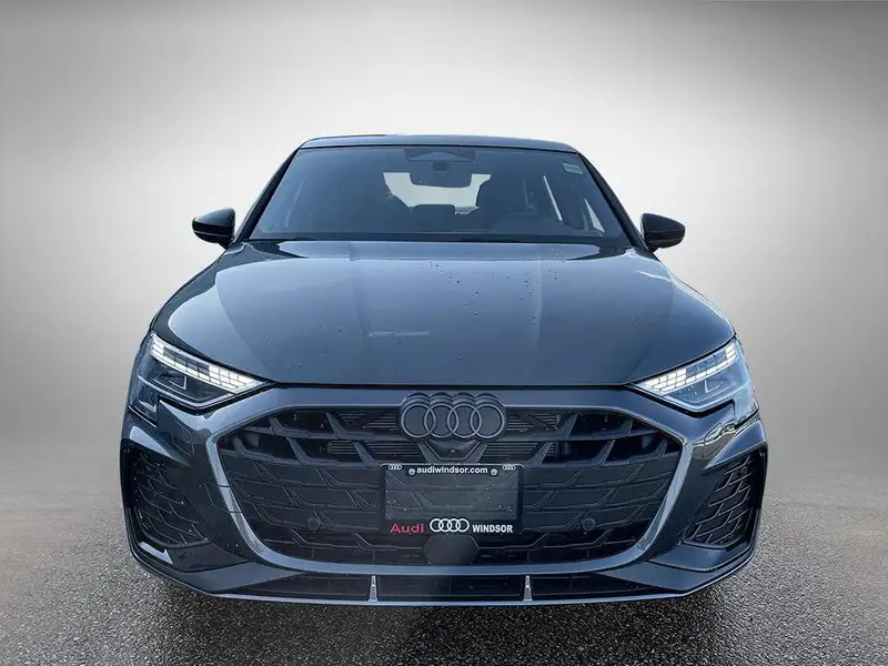 2026 Audi A3 Progressiv, šedá, 11 km, dovoz Kanada — foto 2 z 12
