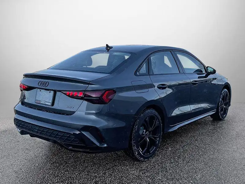 2026 Audi A3 Progressiv, šedá, 11 km, dovoz Kanada — foto 5 z 12
