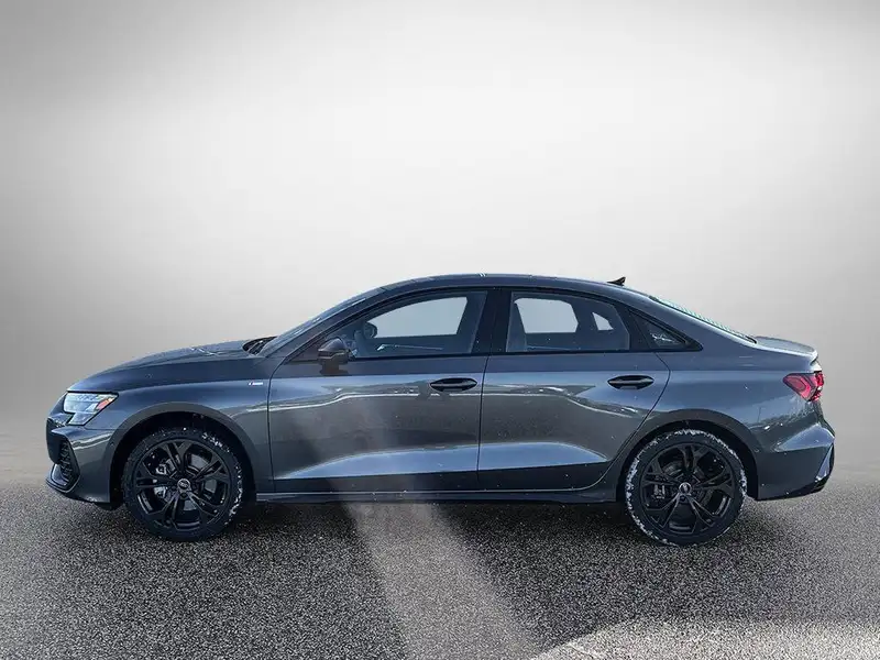 2026 Audi A3 Progressiv, šedá, 11 km, dovoz Kanada — foto 8 z 12