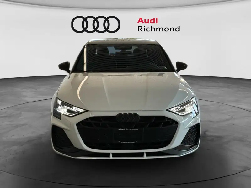 2026 Audi A3 Progressiv, bílá, 90 km, dovoz Kanada — foto 2 z 12
