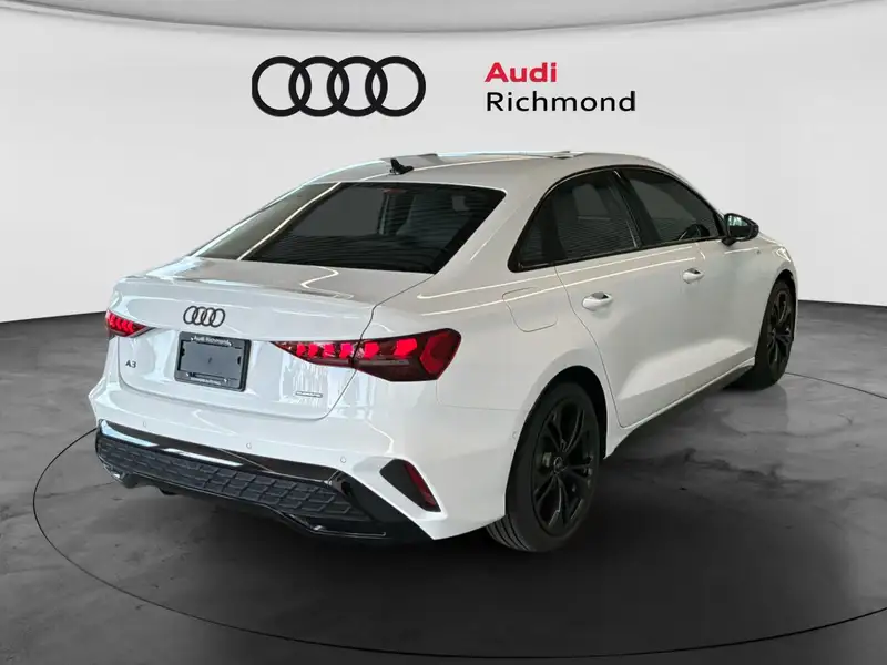 2026 Audi A3 Progressiv, bílá, 90 km, dovoz Kanada — foto 5 z 12