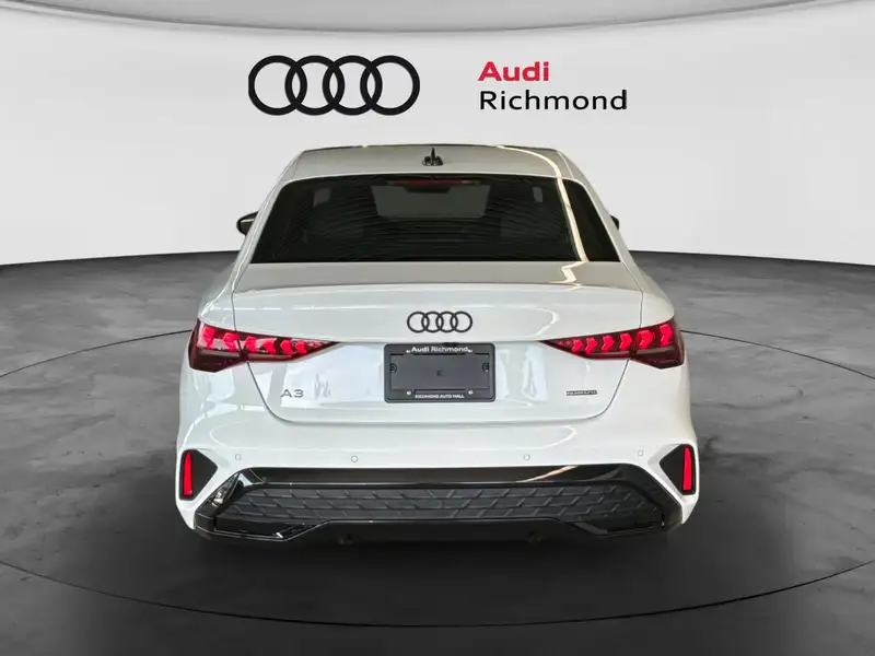 2026 Audi A3 Progressiv, bílá, 90 km, dovoz Kanada — foto 6 z 12