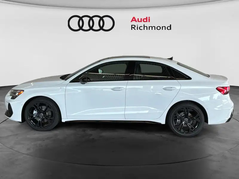 2026 Audi A3 Progressiv, bílá, 90 km, dovoz Kanada — foto 8 z 12