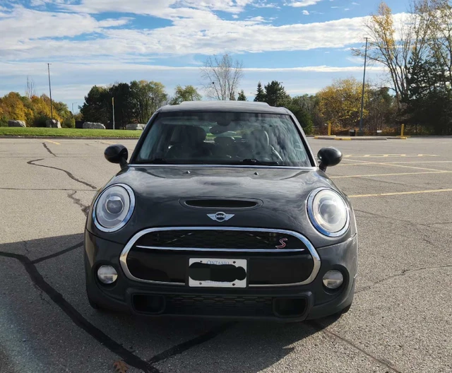2015 MINI Cooper S, 129 000 km, dovoz Kanada — foto 2 z 5