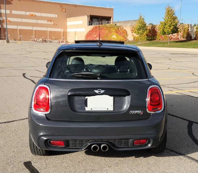 2015 MINI Cooper S, 129 000 km, dovoz Kanada — foto 4 z 5