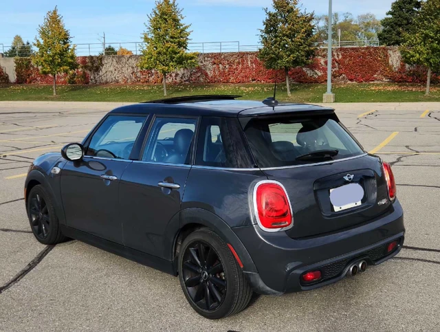 2015 MINI Cooper S, 129 000 km, dovoz Kanada — foto 5 z 5