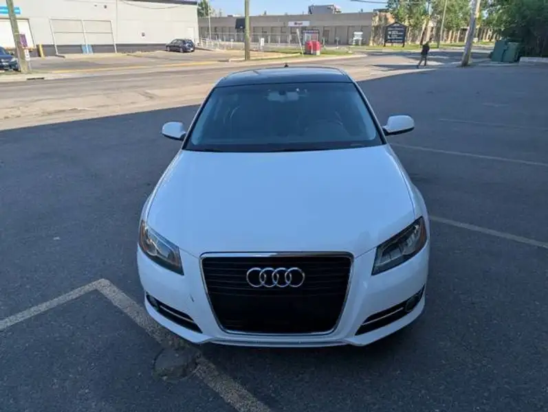 2012 Audi A3 Progressiv, bílá, 147 658 km, dovoz Kanada — foto 2 z 12