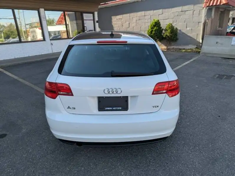 2012 Audi A3 Progressiv, bílá, 147 658 km, dovoz Kanada — foto 3 z 12
