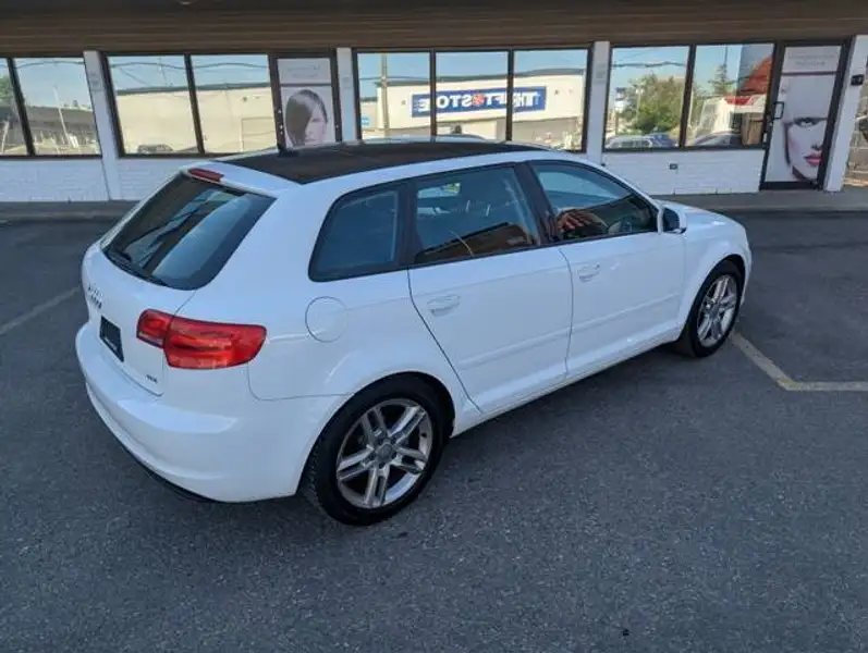 2012 Audi A3 Progressiv, bílá, 147 658 km, dovoz Kanada — foto 5 z 12
