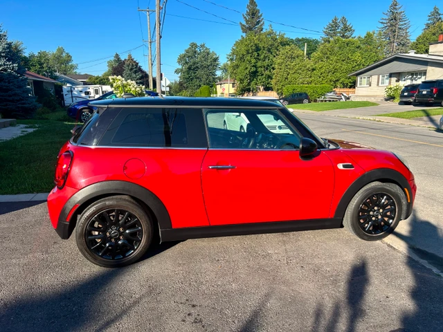2014 Minicp, červená, 78 000 km, dovoz Kanada — foto 5 z 5